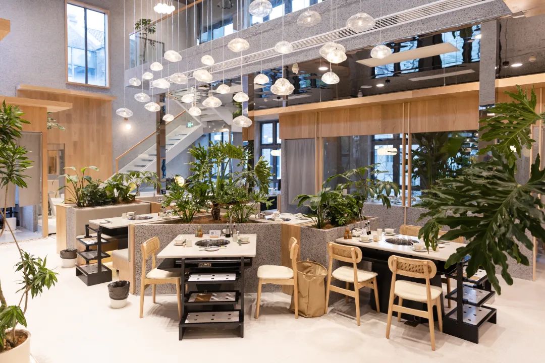 颠覆传统，没想到火锅店的深圳餐饮空间设计也能如此清新自然