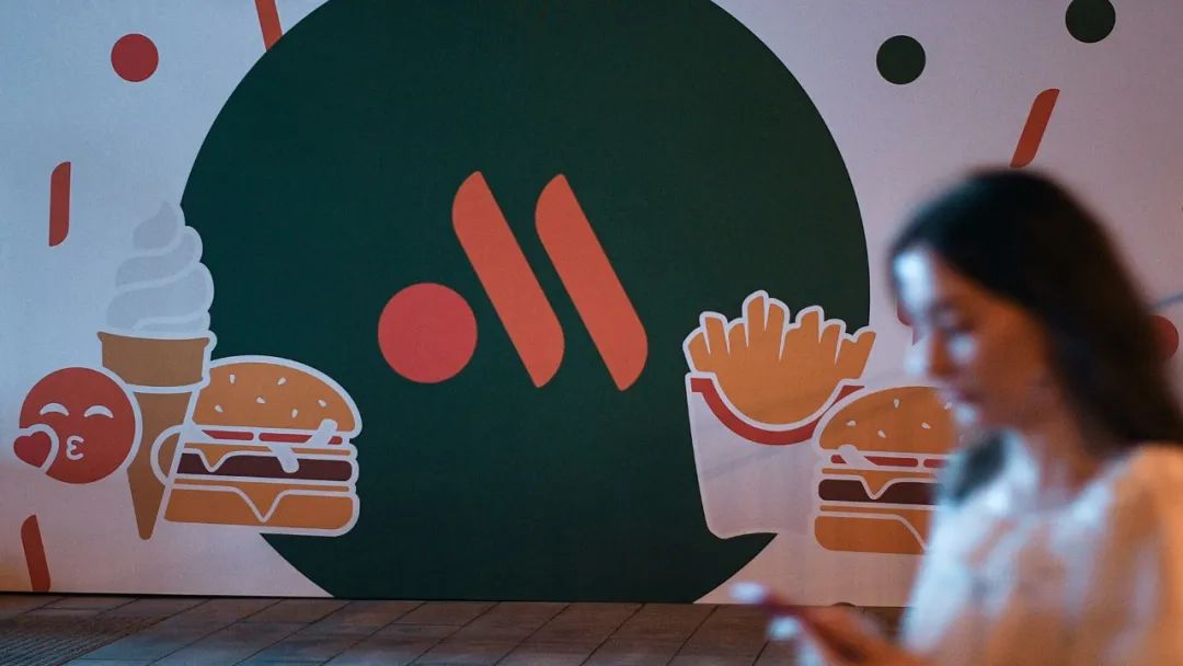 俄罗斯版麦当劳正式开业，全新深圳餐饮LOGO设计闪亮登场